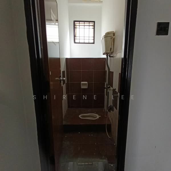 Shop / Office for Rent in Taman Bestari Indah (Ulu Tiram) - Eldwin Tang - Bathroom - PropertyGuru.com.my