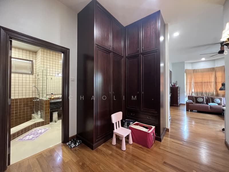 Bungalow for Sale in Serdang (Seri Kembangan) - ChaoLim . - Bathroom - PropertyGuru.com.my