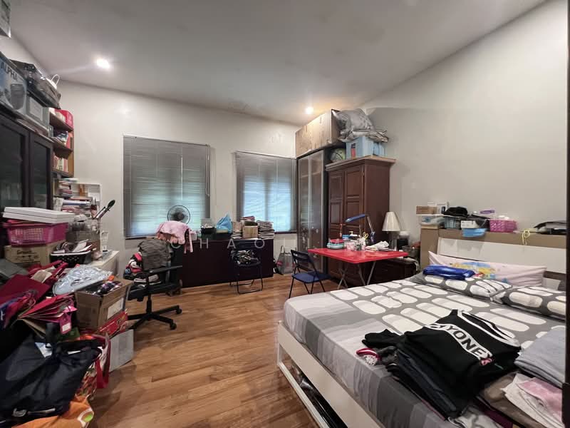 Bungalow for Sale in Serdang (Seri Kembangan) - ChaoLim . - Bedroom - PropertyGuru.com.my