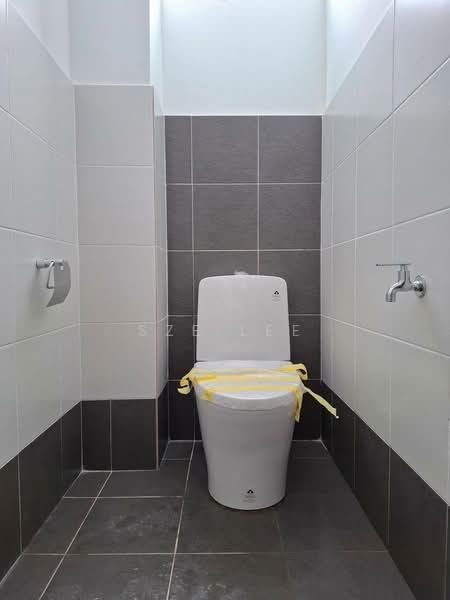 Shop / Office for Rent in Taman Kota Masai (Pasir Gudang) - Sze Lee - Bathroom - PropertyGuru.com.my
