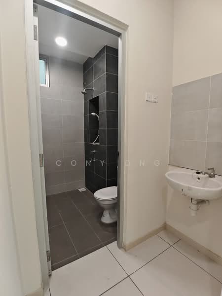 Kondominium untuk Dijual di The Seed Taman Sutera Utama - Cony Ong - Bathroom - PropertyGuru.com.my
