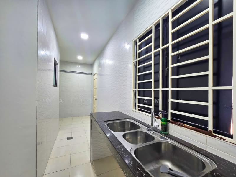 Rumah Teres 2.5 Tingkat untuk Dijual di Sungai Buloh (Selangor) - WATIE MUHAMAD - Kitchen - PropertyGuru.com.my