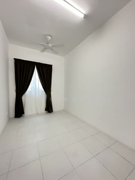 Kondominium untuk Disewa di Residensi Sateria - Nini Malini - 3rd Bedroom - PropertyGuru.com.my