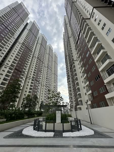 Kondominium untuk Disewa di Residensi Sateria - Nini Malini - Exterior - PropertyGuru.com.my