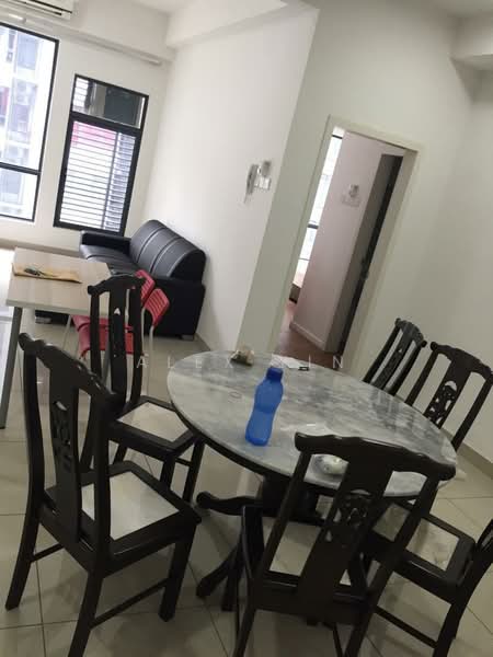 Servis Apartment untuk Dijual di Paramount Utropolis - Alex Yin - Living Room - PropertyGuru.com.my