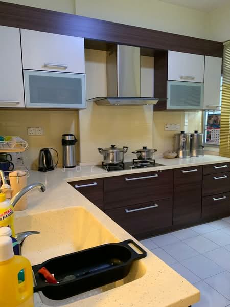 Kondominium untuk Dijual di Putra Place Condominium - Joey Teh - Kitchen - PropertyGuru.com.my