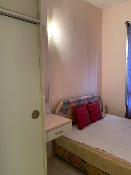 Kondominium untuk Dijual di Putra Place Condominium - Joey Teh - Bedroom - PropertyGuru.com.my