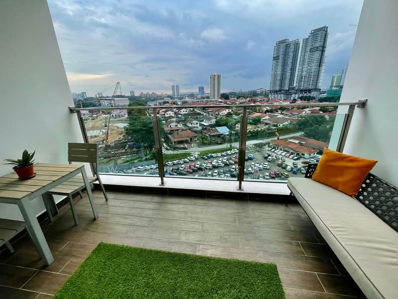 Servis Apartment untuk Disewa di TriTower Residence @ Johor Bahru Sentral - Warren Tay - Balcony - PropertyGuru.com.my