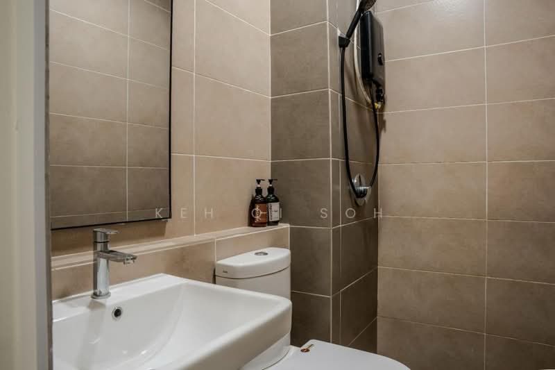 Servis Apartment untuk Dijual di D'Pristine - Keh Qi Soh - Bathroom - PropertyGuru.com.my