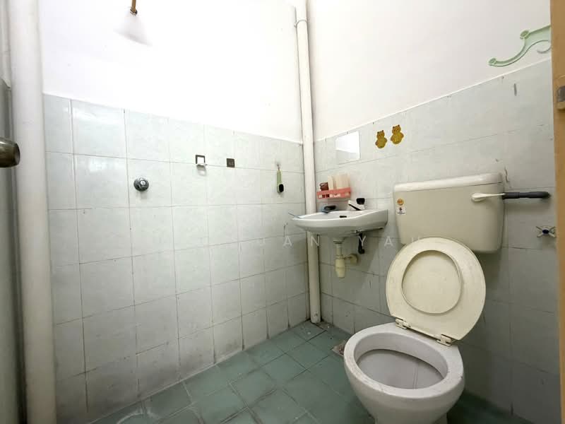 1-storey Terraced House for Sale in Taman Bertam Impian (Tanjong Minyak) - Yu Chuan Yau - Bathroom - PropertyGuru.com.my