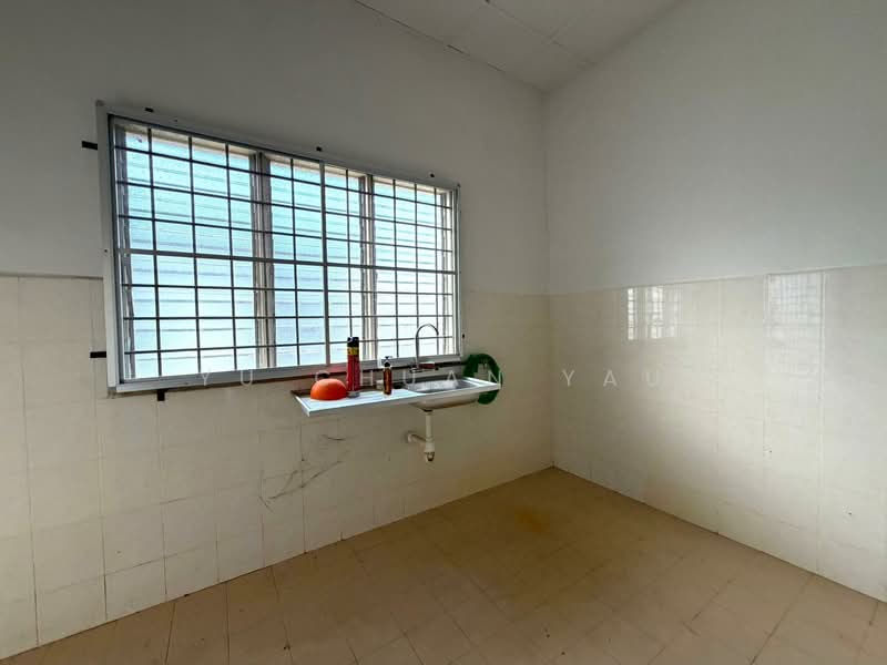 1-storey Terraced House for Sale in Taman Bertam Impian (Tanjong Minyak) - Yu Chuan Yau - Kitchen - PropertyGuru.com.my