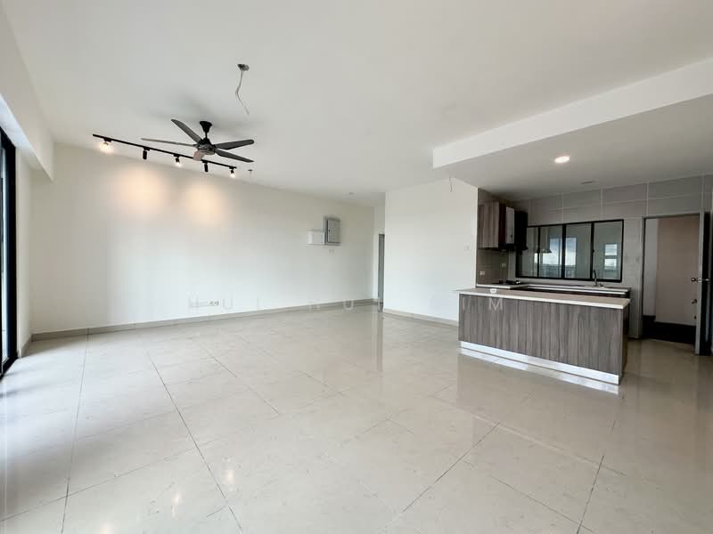 Servis Apartment untuk Dijual di G Residence - Hui Hui Sim - Living Room - PropertyGuru.com.my