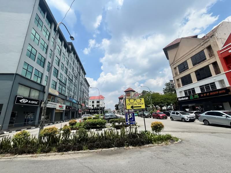Shop for Rent in Bandar Sunway (Sunway) - Ryan Tan - Exterior - PropertyGuru.com.my