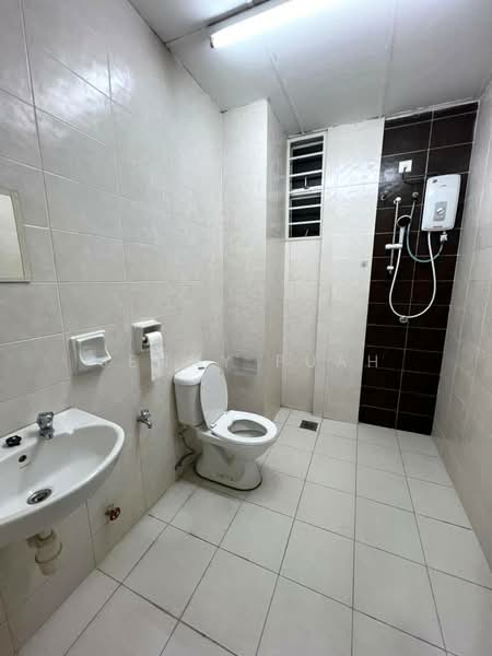Apartment for Rent at Suria Damansara - Jenny Puah - Bathroom - PropertyGuru.com.my