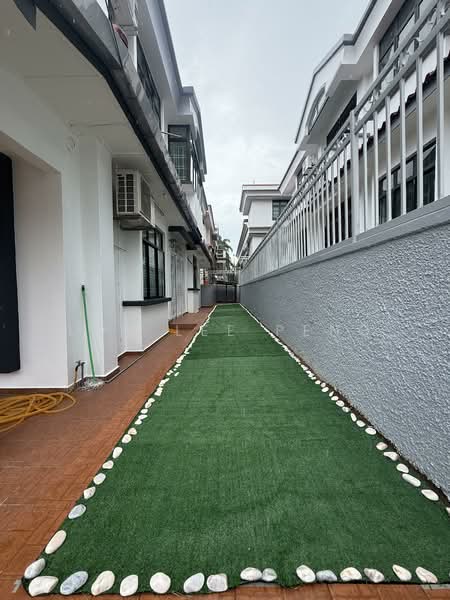 Untuk Disewa - Taman Perling