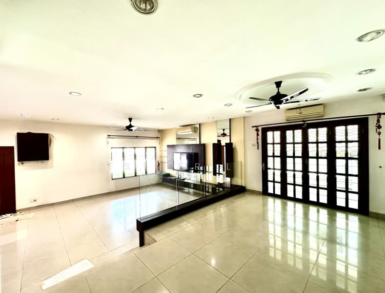 Semi-Detached House for Sale in Seksyen 4 (Kota Damansara) - Esther Lim - Living Room - PropertyGuru.com.my