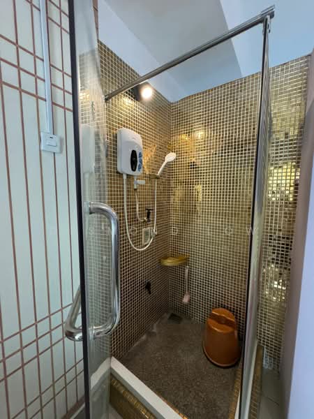 Servis Apartment untuk Disewa di The Elements - Desmond Low - Bathroom - PropertyGuru.com.my