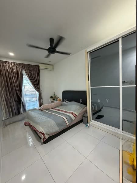 2-storey Terraced House for Sale in Taman Johor Jaya (Johor Bahru) - Kelvin Koay - Bedroom - PropertyGuru.com.my