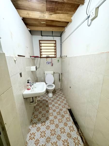 Shop for Rent in Bandar Pontian (Pontian) - Saedah Napisah - Bathroom - PropertyGuru.com.my