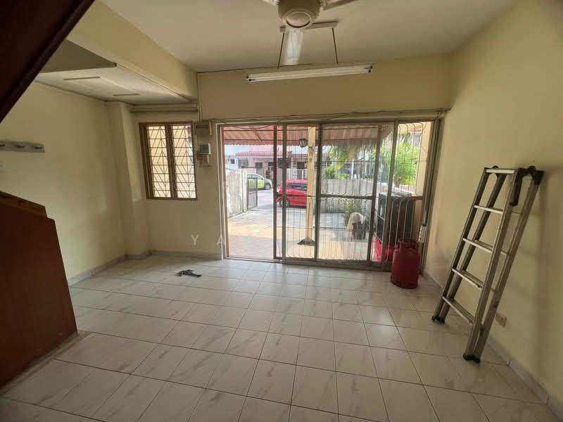 2-storey Terraced House for Rent in SS19 (Subang Jaya) - Yao Tan - Living Room - PropertyGuru.com.my