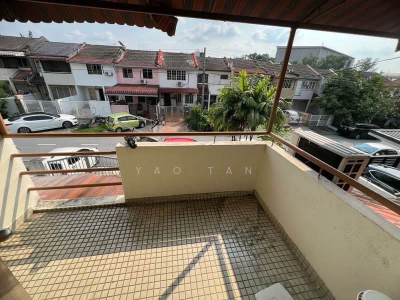 2-storey Terraced House for Rent in SS19 (Subang Jaya) - Yao Tan - Balcony - PropertyGuru.com.my