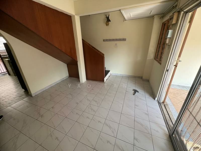 2-storey Terraced House for Rent in SS19 (Subang Jaya) - Yao Tan - Entrance - PropertyGuru.com.my
