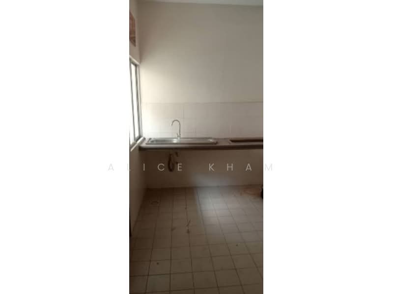 2-storey Terraced House for Rent in Subang Jaya (Selangor) - Alice Kham - Kitchen - PropertyGuru.com.my