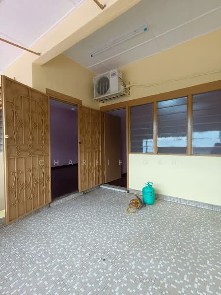 Rumah Teres 2 Tingkat untuk Disewa di Taman Gembira (Klang) - Charlie Gan - Entrance - PropertyGuru.com.my
