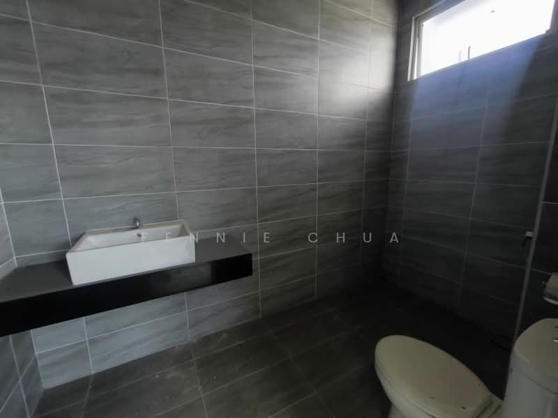 Rumah Berkembar untuk Dijual di Skudai (Johor) - Fennie Chua - Bathroom - PropertyGuru.com.my