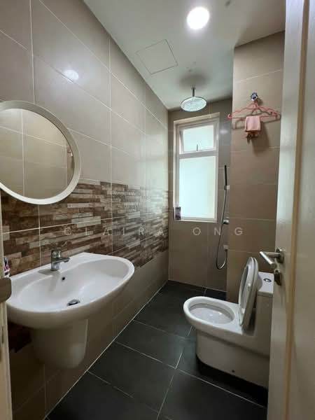 Servis Apartment untuk Disewa di TriTower Residence @ Johor Bahru Sentral - Claira Ong - Bathroom - PropertyGuru.com.my