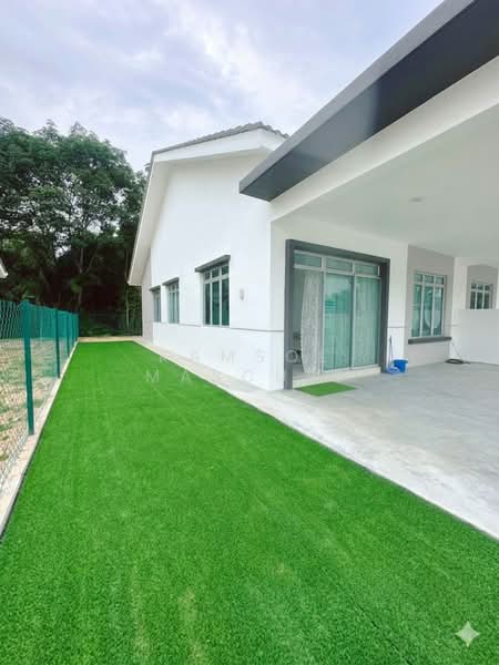 Rumah Berkembar untuk Dijual di Kampung Olak Lempit (Tanjong Duabelas) - Kamsol Mascuri - Exterior - PropertyGuru.com.my