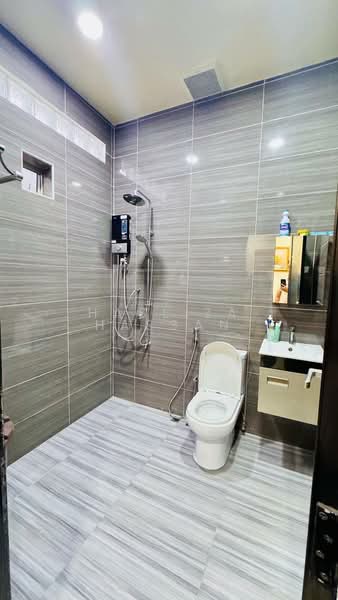 Semi-Detached House for Sale in Taman Jenderam Harmoni (Dengkil) - Hasliza Hassan - Bathroom - PropertyGuru.com.my