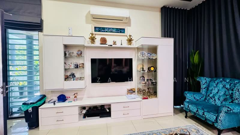 Semi-Detached House for Sale in Taman Jenderam Harmoni (Dengkil) - Hasliza Hassan - Living Room - PropertyGuru.com.my