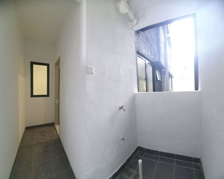 Servis Apartment untuk Dijual di Residensi Bukit Tiara - Vincent Goh - Corridor - PropertyGuru.com.my
