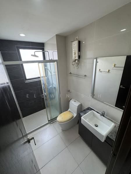 Condominium for Rent at Bay Point @ Country Garden Danga Bay - Eldwin Soh - Bathroom - PropertyGuru.com.my