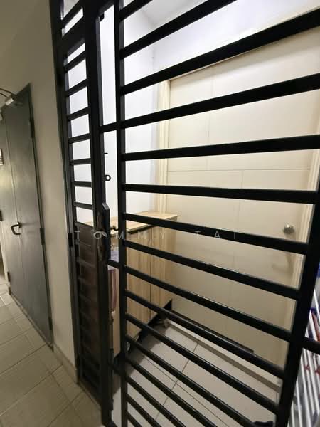 Servis Apartment untuk Disewa di D'Ambience Residences (Pangsapuri Ikatan Flora) - Tommy Tai - Entrance - PropertyGuru.com.my