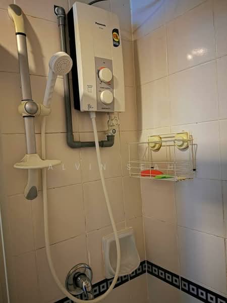 Servis Apartment untuk Dijual di Maytower Serviced Residences - Alvin Seah - Bathroom - PropertyGuru.com.my