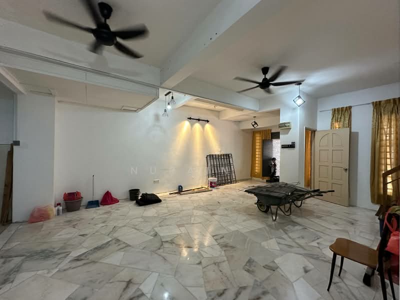 Rumah Teres 2 Tingkat untuk Dijual di Puncak Alam (Selangor) - Nurain . - Living Room - PropertyGuru.com.my