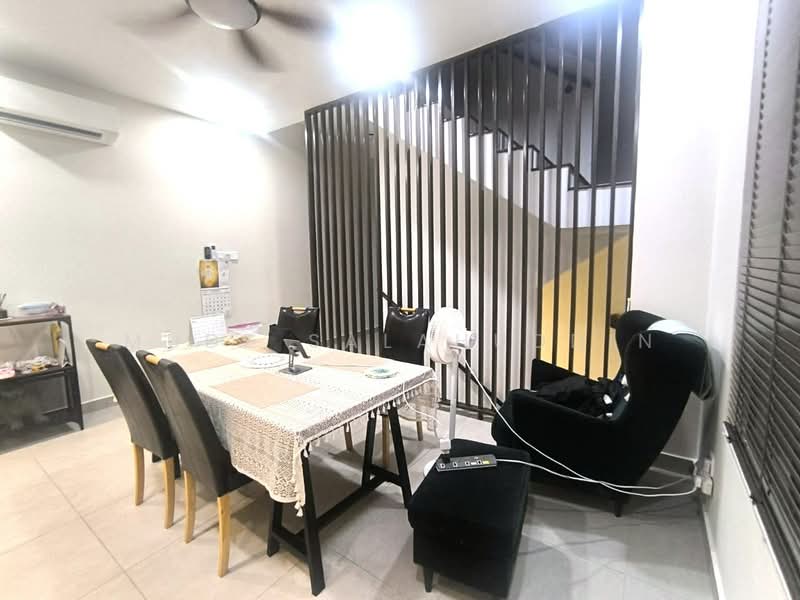 Terraced House for Rent in Cyberjaya (Selangor) - Mudz Salahuddin - Dining Room - PropertyGuru.com.my