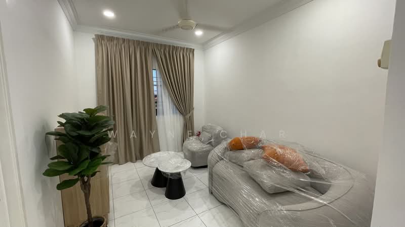 Semi-Detached House for Sale in Seri Kembangan (Selangor) - Wayne Char - Living Room - PropertyGuru.com.my