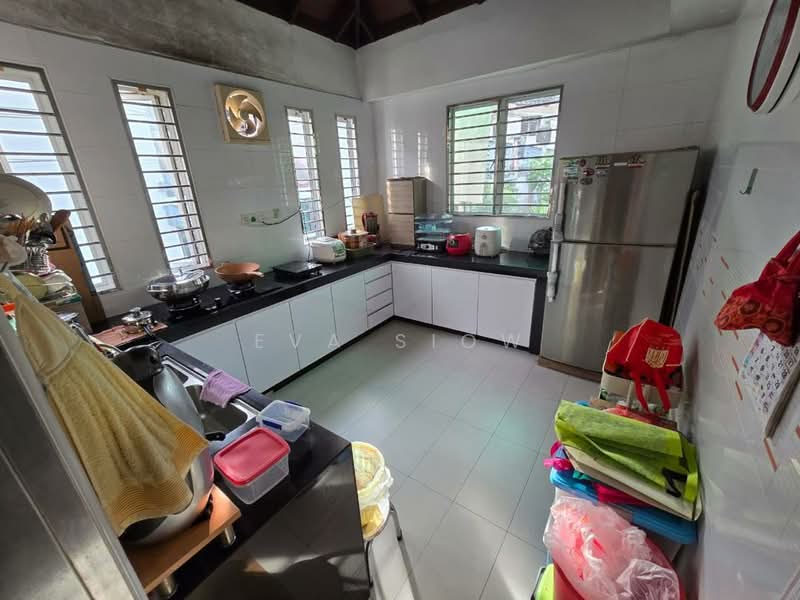 2-storey Terraced House for Sale in Taman Mutiara Rini (Skudai) - Eva Siow - Kitchen - PropertyGuru.com.my