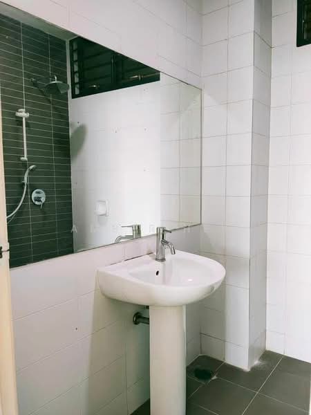 Servis Apartment untuk Dijual di Palazio - Amber Hew - Bathroom - PropertyGuru.com.my