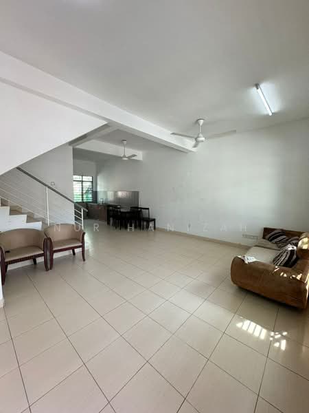 2-storey Terraced House for Sale in Shah Alam (Selangor) - Nur Hanizah - Living Room - PropertyGuru.com.my