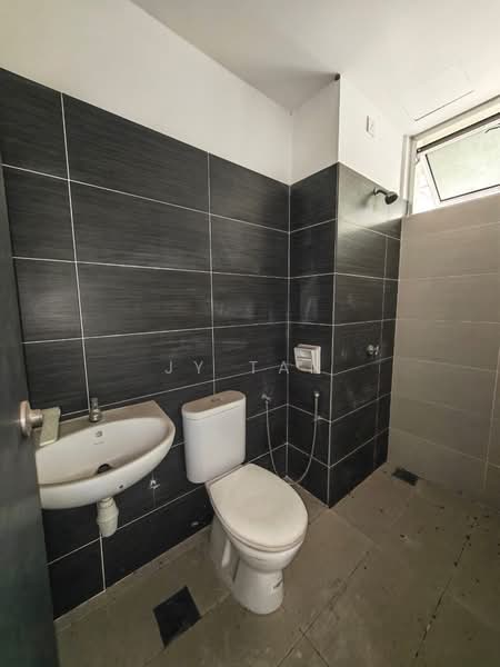 Apartment for Sale at Midori Green (Pangsapuri Hijauan) - JY Tan - Bathroom - PropertyGuru.com.my