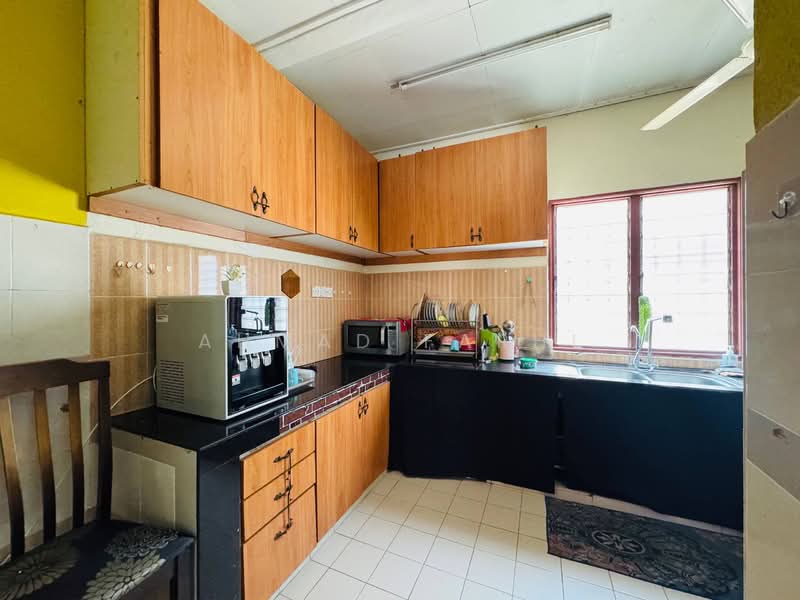 Terraced House for Sale in Sungai Buloh (Selangor) - Ahmad Farhi - Kitchen - PropertyGuru.com.my