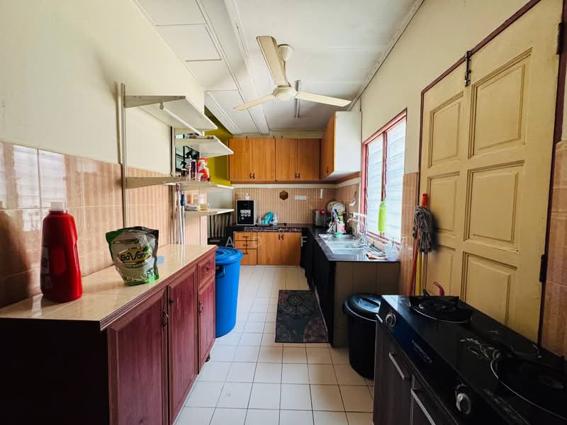 Terraced House for Sale in Sungai Buloh (Selangor) - Ahmad Farhi - Kitchen - PropertyGuru.com.my