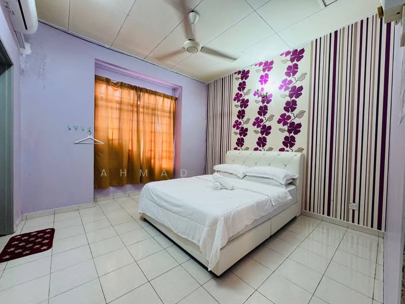 Terraced House for Sale in Sungai Buloh (Selangor) - Ahmad Farhi - Bedroom - PropertyGuru.com.my