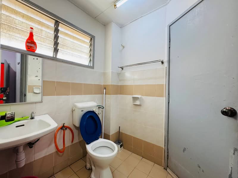 Terraced House for Sale in Sungai Buloh (Selangor) - Ahmad Farhi - Bathroom - PropertyGuru.com.my