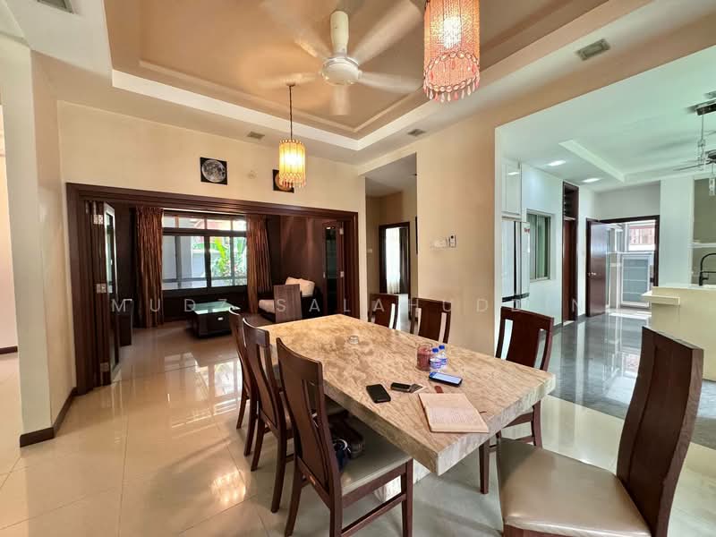 Bungalow for Sale in Setia Eco Park (Setia Alam) - Mudz Salahuddin - Dining Room - PropertyGuru.com.my