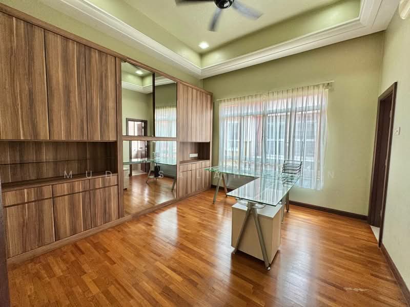 Bungalow for Sale in Setia Eco Park (Setia Alam) - Mudz Salahuddin - Study - PropertyGuru.com.my